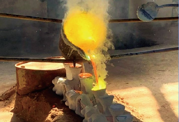 Bronze pouring and high-temperature smelting at Wensculp foundry