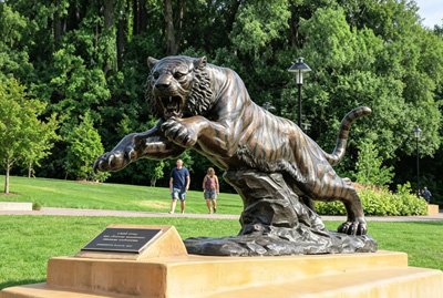 Large-outdoor-bronze-tiger-statue-wildlife-sculpture