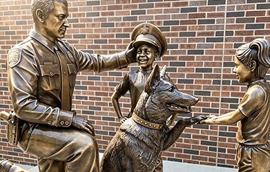 Bronze police memorial statue for department